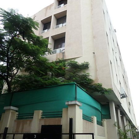 Cosmos Luxury Vimannagar Aparthotel Pune Exterior photo