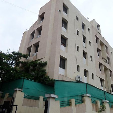 Cosmos Luxury Vimannagar Aparthotel Pune Exterior photo