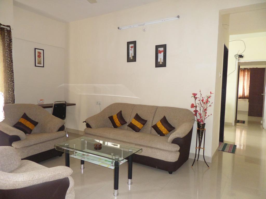 Cosmos Luxury Vimannagar Aparthotel Pune Room photo